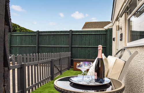Porthcawl Cottage | 1 bedroom accommodation in Porthcawl, near Bridgend