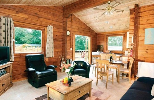 Ystradgynlais Cabin | 1 bedroom accommodation in Brecon Beacons National Park, Powys