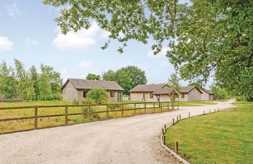 Selby Ski Chalet | 1 bedroom accommodation in South Duffield, Nr York