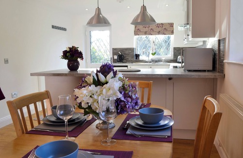 New Forest District Cottage | 1 bedroom accommodation in Picket Hill, near Ringwood