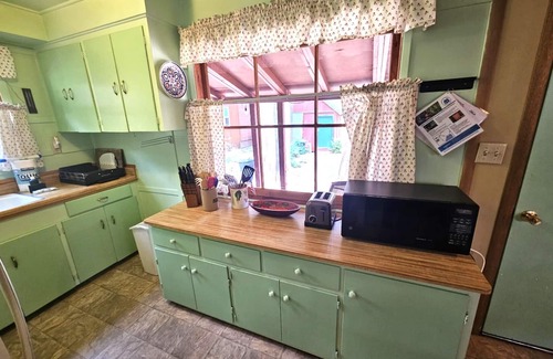 Donner Lake Woods Cabin | 1 bedroom and loft, 1 bath, sleeps 4, Donner Lake West End DLR#110
