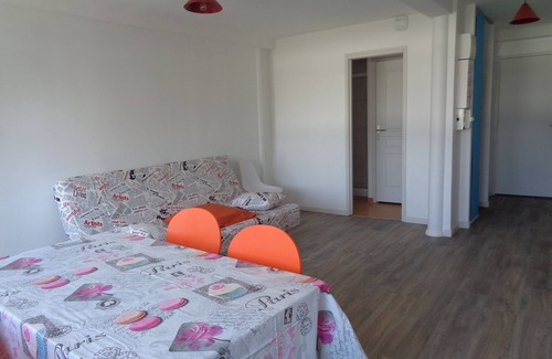 Trevou-Treguignec Apartment | 1 bedroom apartment in trã©vous-trã©guignec