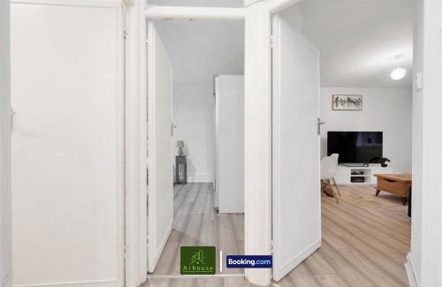Highbury Apartment | 1 Bedroom Apartment By Arhouse Apartments Short Lets & Serviced Accommodation Highbury With Free WiFi