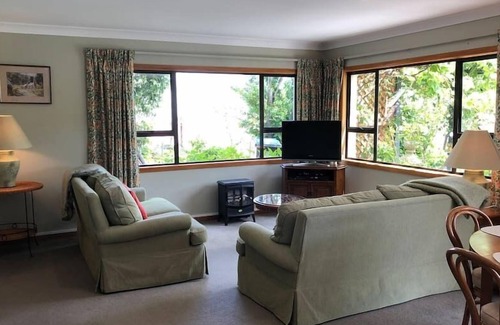Kelvin Heights Apartment | 1 Bedroom Apartment near the Beach & Golf Course