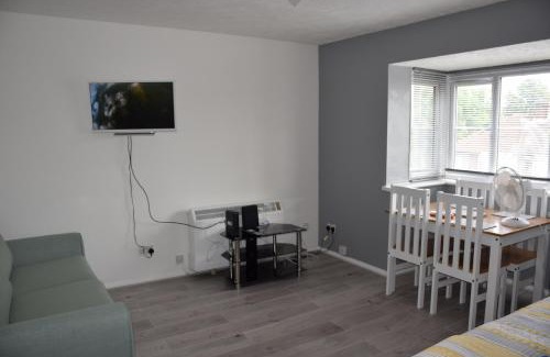 Ponders End Apartment | 1 Bedroom Apartment Ponders End