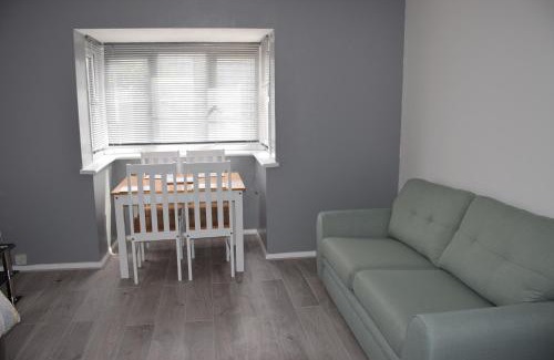 Ponders End Apartment | 1 Bedroom Apartment Ponders End
