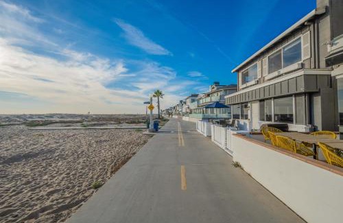 Balboa Peninsula House | 1 Bedroom Apartment in the back of our Oceanfront Home