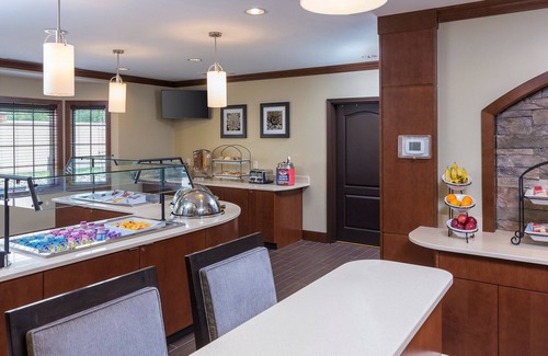 Canton Condo | 1 Bedroom | Breakfast Buffet. Pool & Hot Tub