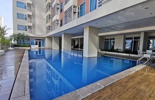 Ermita Condo | 1 Bedroom Condo in 8 Adriatico Manila