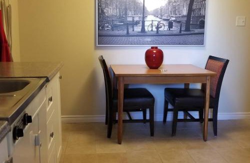 Downtown Gatineau Apartment | 1-Bedroom Cozy Sweet #22 by Amazing Property Rentals