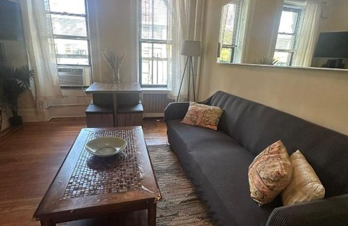 Upper West Side Apartment | 1 Bedroom Cozy unit in Columbus Ave