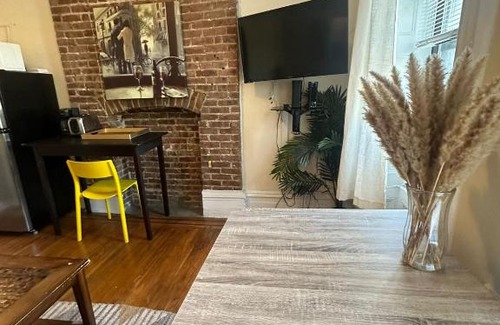 Upper West Side Apartment | 1 Bedroom Cozy unit in Columbus Ave