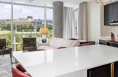 Atlanta University Center Resort | 1 Bedroom Deluxe at Wyndham Atlanta - In the Heart of Downtown!