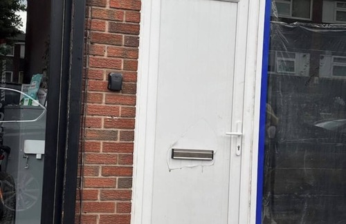 Northenden Apartment | 1 Bedroom flat in Northenden Nr Airport & Didsbury