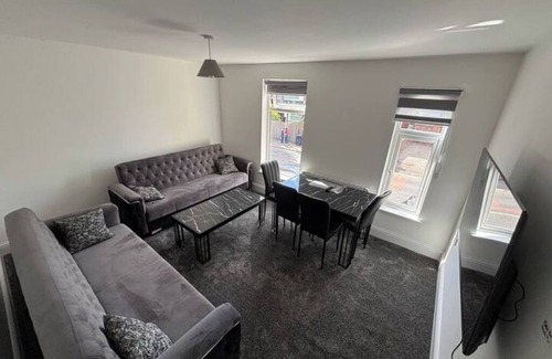 Northenden Apartment | 1 Bedroom flat in Northenden Nr Airport & Didsbury