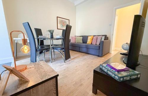 Brownswood Apartment | 1-Bedroom flat with small garden & Paid Parking in Finsbury Park, Highbury