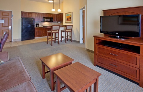 Elkhart Condo | 1 Bedroom | Free Wi-Fi + Breakfast, Indoor Pool