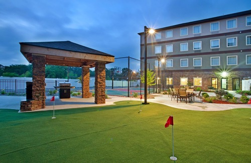 Elkhart Condo | 1 Bedroom | Free Wi-Fi + Breakfast, Indoor Pool