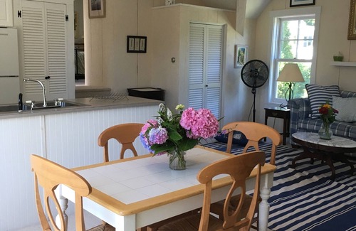 Camden Apartment | 1 bedroom harbor garden view apartment