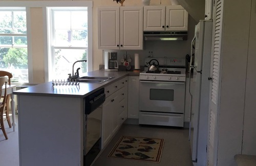 Camden Apartment | 1 bedroom harbor garden view apartment