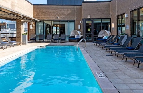 Radnor - Fort Myer Heights Apartment | 1-Bedroom in Arlington Featuring Modern Gym & Climate Control
