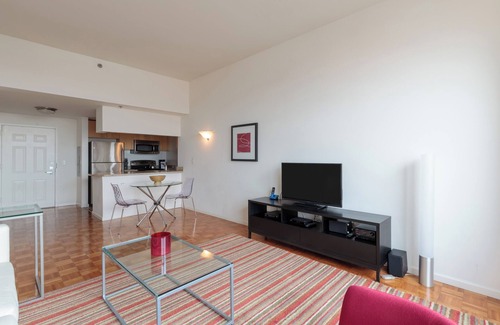 The Waterfront Apartment | 1 Bedroom in the Heart of Downtown Jersey City