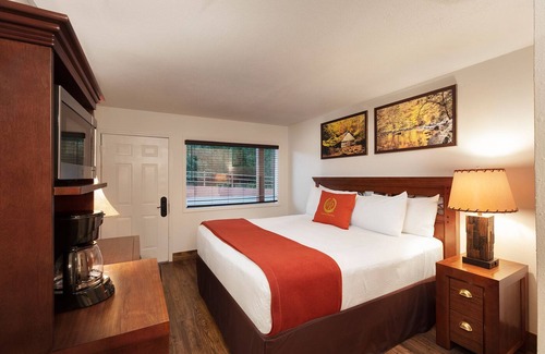 Branson Resort | 1 bedroom resort in charming Branson Woods with large rooms and activities