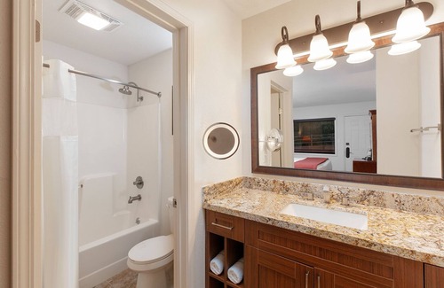 Branson Resort | 1 bedroom resort in charming Branson Woods with large rooms and activities