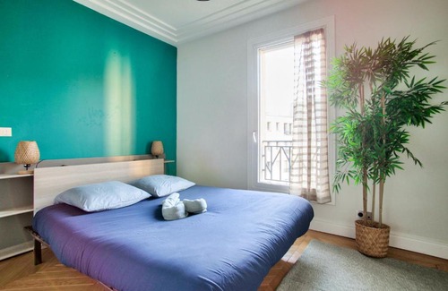 Saint-Thomas-d'Aquin Apartment | 1 Bedroom Saint Germain Sevres