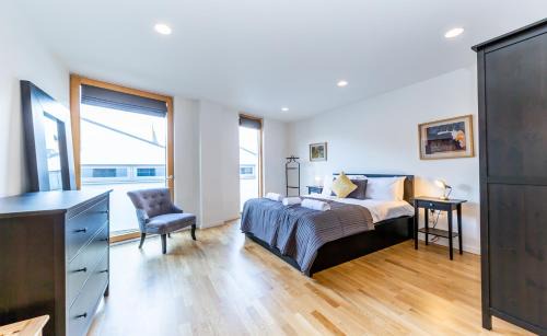 Camden Town with Primrose Hill Apartment | 1 Bedroom Stylish Apartment near Regents Park FREE WIFI & AIRCON by City Stay Aparts London