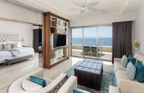 Cabo San Lucas Resort | 1 bedroom suite at Garza Blanca Cabo