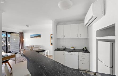 Noosaville Apartment | 1 Bedroom Unit in 4 Star Tropical Resort in Noosaville