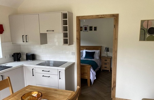 Longford House | 1 Bedroomed Detached Holiday Retreat Pant