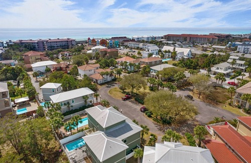 Emerald Waters Village House | 1 block to PRIVATE deeded beach! Spacious 3 bedroom.3.5 bath - Gated Community