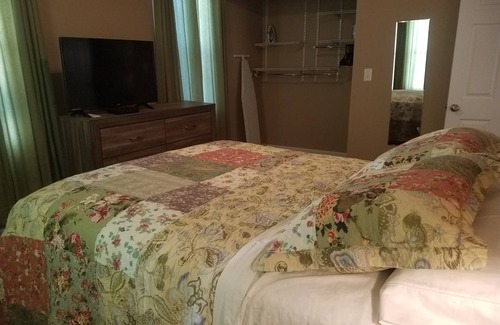 Bluff City Apartment | 1 BR 1 Bath Upstairs Apartment