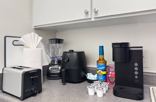 West Campus Apartment | 1 Br Apt Next 2 Downtown - Cozy!