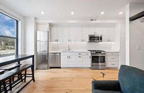 Mission District Apartment | 1-Br w A/C, rooftop deck, parking avail - San Francisco Life Real Estate n