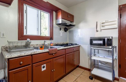 Hillside House | 1 Bus Stop from Time Square-EWR Airport Room-Free Parking