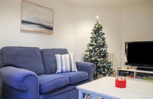 Salcombe House | 1 Camperdown Lodge