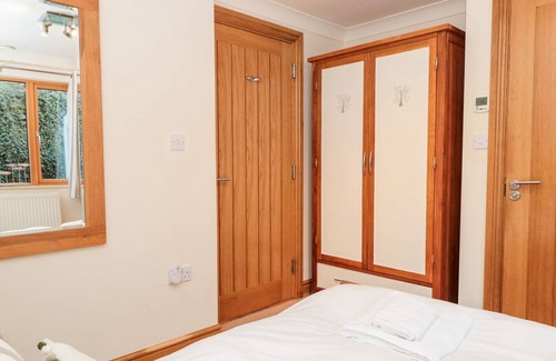 Bugford Cottage | 1 COURT COTTAGE, HILLFIELD VILLAGE, family friendly in Dartmouth