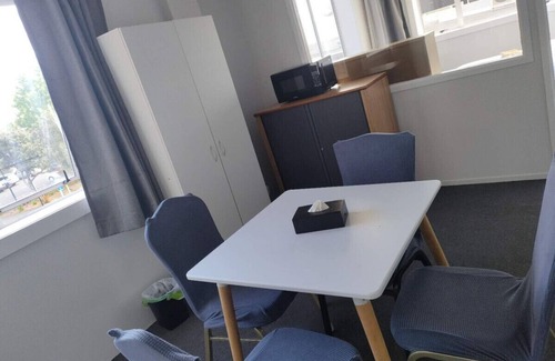Auckland Apartment | 1 Double 1 Single 2 Sofa Beds Suite 2
