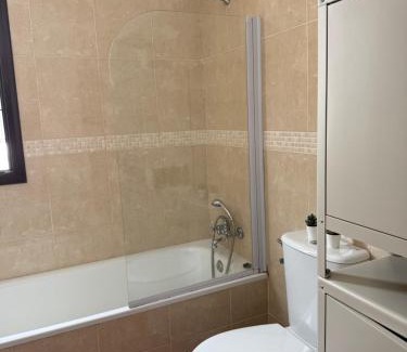 Tocina House | #1 HABITACIÓN DOBLE con baño compartido SEVILLA DELUXE LOS ROSALES