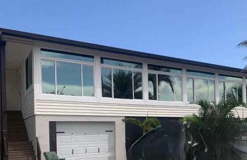 Mid Island House | #1 Island Hideaway PICK ME!