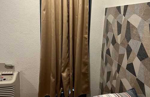 West San Antonio Hotel | 1 King Bed Smoking