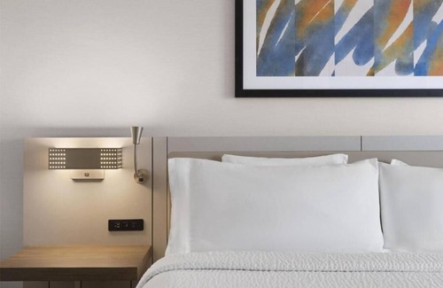 Albuquerque Hotel | 1 King Bed with Sofa bed | Easy access to Airport