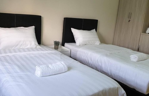 Kota Kinabalu Apartment | 1. Luxury Kristal condo 1 丹绒亚路市中心高級住宅