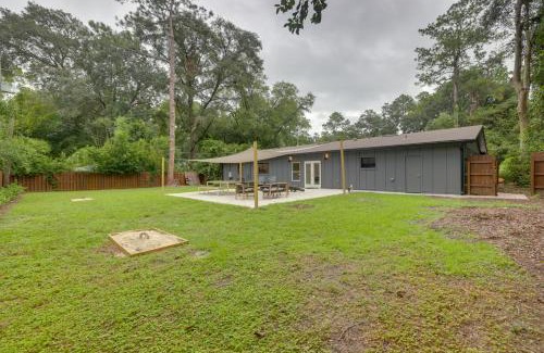 Gainesville House | 1 Mi to Ben Hill Griffin Stadium Home with Patio!