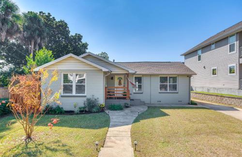 South Pensacola House | 1 Mi to Dtwn Home with Furnished Patio in Pensacola