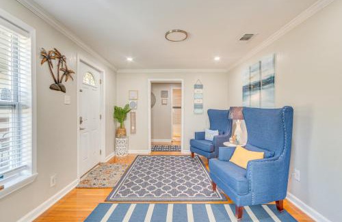 South Pensacola House | 1 Mi to Dtwn Home with Furnished Patio in Pensacola