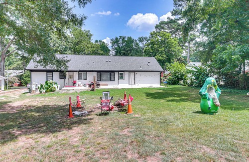 Monroe Apartment | 1 Mi to Dtwn Monroe: Family-Friendly Duplex!